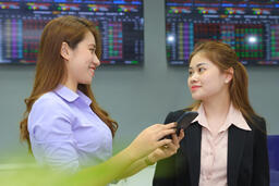 Thị trường chứng khoán năm 2026: Bước vào chu kỳ tái định giá, VN-Index hướng vùng 1.850–1.900 điểm