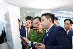 Agribank đồng hành cùng TP. Hà Nội trong chuyển đổi số, tài trợ Kiosk thông minh - bước tiến mới trong cải cách hành chính