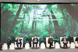 Ngân hàng tăng tốc thúc đẩy phát triển bền vững