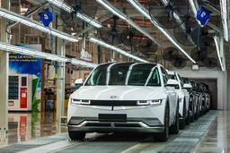 Doanh nghiệp ô tô tăng sản xuất, giảm giá kích cầu thị trường mùa cao điểm cuối năm