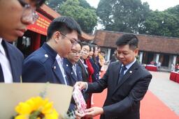 Giáo dục 24h: Sắp xếp hiệu trưởng sau sáp nhập; Bất ngờ với mức thưởng nửa tỉ đồng