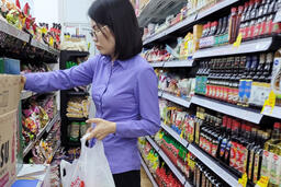 Người bán nhỏ lẻ thở phào hộ kinh doanh lớn thấp thỏm trước thời điểm bỏ thuế khoán