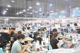 Lao động trông chờ thưởng Tết