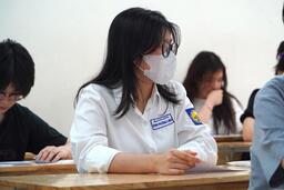 Giáo dục 24h: Bộ trưởng Bộ GDĐT khẳng định không cấm dạy thêm trong trường học