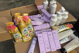 Đường dây buôn bán mỹ phẩm giả trên mạng với hơn 25 tấn hàng hóa