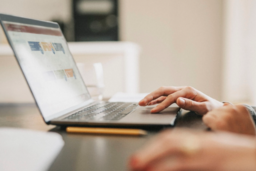 Người lao động Việt Nam ưu tiên việc làm ổn định và phúc lợi