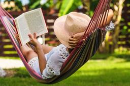 Tết Bính Ngọ 2026: Bỏ qua "đầu tắt mặt tối", tận hưởng Staycation ngay trong phố