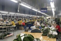 Công nhân quay lại nhà máy làm việc, niềm vui, kỳ vọng và trách nhiệm