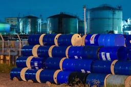 Giá dầu lao dốc sau khi Tổng thống Mỹ Donald Trump ra tín hiệu cuộc xung đột với Iran có thể sắp kết thúc