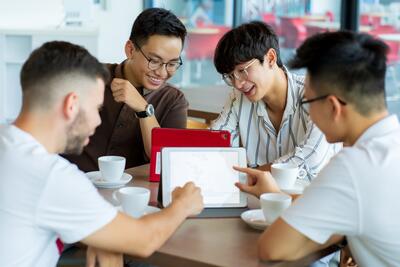 <a href="/doanh-nghiep" title="Doanh nghiệp" rel="dofollow">Doanh nghiệp</a>
