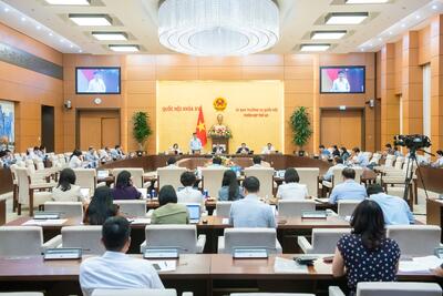 <a href="/kinh-te" title="Kinh tế" rel="dofollow">Kinh tế</a>