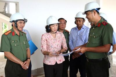 <a href="/kinh-te" title="Kinh tế" rel="dofollow">Kinh tế</a>