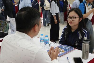 <a href="/doanh-nghiep" title="Doanh nghiệp" rel="dofollow">Doanh nghiệp</a>