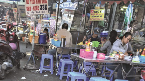 TP.HCM: Thực phẩm đường phố chưa an toàn
