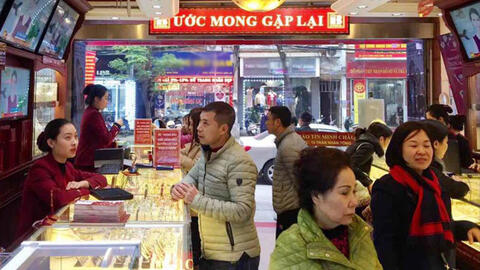 Có tiền đầu tư vàng hay bất động sản?