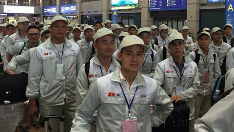 NÓNG: Sẵn sàng sơ tán lao động Việt Nam khỏi Trung Đông