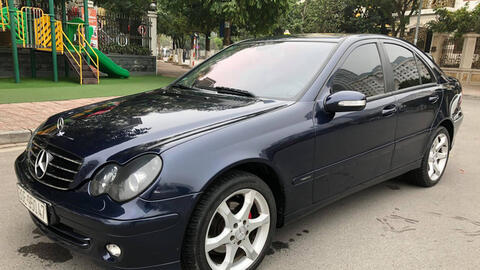 Bán Mercedes-Benz C180K Sport màu hiếm giá chưa đến 300 triệu, chủ xe hứng trọn ‘gạch đá’ đầu xuân