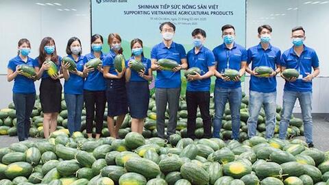 Ngân hàng Shinhan chung tay cùng cộng đồng tiếp sức nông sản Việt