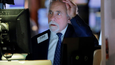 Phố Wall chưa hài lòng với quyết định hạ lãi suất của Fed, Dow Jones lại rớt gần 800 điểm sau phiên hồi phục mạnh nhất trong hơn 1 thập kỷ