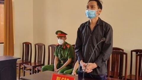 Lĩnh 8 năm tù vì mua tiền giả chuyển vào tài khoản để lấy tiền thật