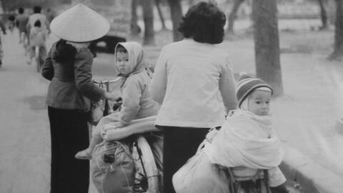 Mùng tám tháng ba - Ngày lễ giữa mùa hoa
