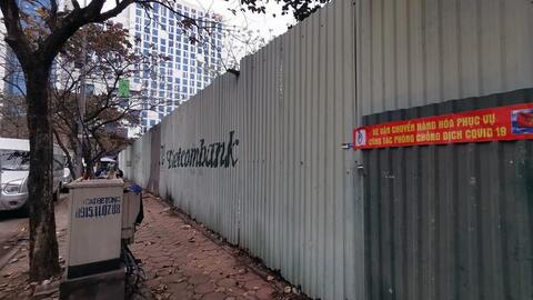 Cận cảnh hơn 5.000m2 "đất vàng" của Vietcombank bỏ hoang ở Cầu Giấy, Hà Nội