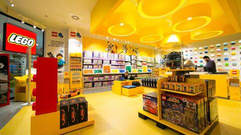 LEGO tiến công mạnh vào kĩ thuật số