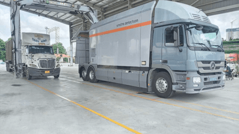 Hiệu quả từ việc đẩy mạnh công tác soi chiếu hàng hóa xuất nhập khẩu