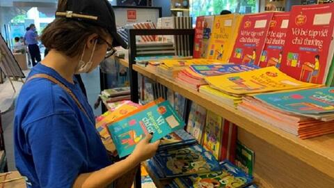 Những “ung nhọt” của ngành giáo dục: Bán sách giáo khoa “bia kèm lạc”