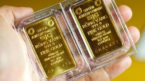 Vàng SJC trong nước cao hơn thế giới hơn 19 triệu đồng/lượng