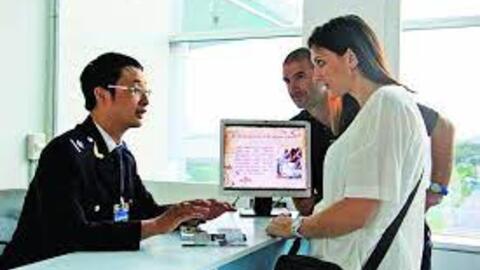 Thuận tiện hóa hoàn thuế giá trị gia tăng cho người nước ngoài xuất cảnh
