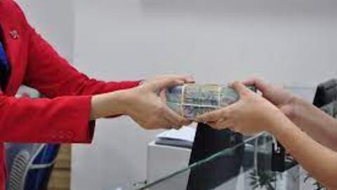 Vốn rẻ bắt đầu chảy ra thị trường