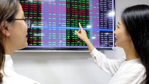VFS: VN-Index sẽ dao động trong vùng 1.090 - 1.150 điểm trong tháng 6 và 7