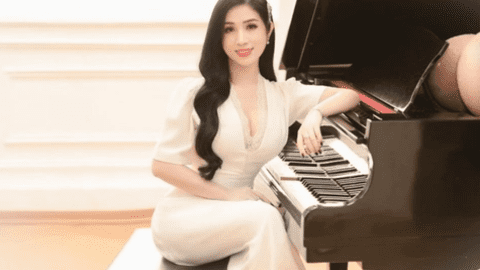 Nữ ca sĩ hiếm hoi có học vị tiến sĩ sớm: Tuổi 45 xinh đẹp, giữ chức vụ cao