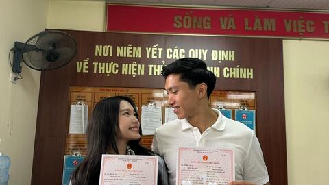 Đoàn Văn Hậu và Doãn Hải My khoe giấy đăng kí kết hôn đúng 20/10