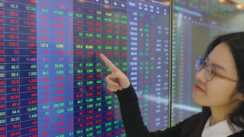 Nhiều triển vọng giúp thu hút dòng vốn ngoại trở lại thị trường chứng khoán Việt Nam