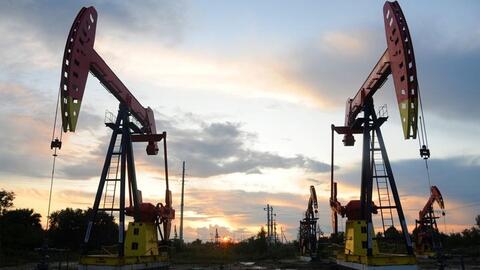 Ngân hàng thế giới cảnh báo cú sốc năng lượng, giá dầu thế giới quay đầu thủng mốc 90 USD/thùng