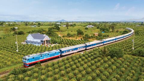 Đường sắt đóng mới toa xe tốc độ cao, số hóa quy trình vận tải