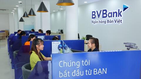 Lãi suất cho vay ‘chạm đáy’, mua nhà bây giờ hay chờ đợi thêm?