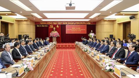 Bộ Chính trị điều động, chỉ định nhân sự giữ chức Bí thư Tỉnh ủy, Quyền Bí thư Tỉnh ủy