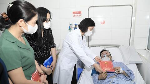 Lãnh đạo TP Hà Nội thăm, động viên nạn nhân vụ cháy