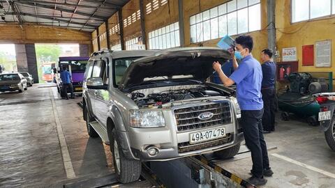 Cả tỉnh Lâm Đồng chỉ có 1 cán bộ ký giấy chứng nhận đăng kiểm xe