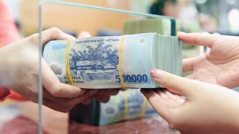 Làn sóng tăng lãi suất tiết kiệm lan rộng, xuất hiện ngân hàng trả lãi 9,5%/năm
