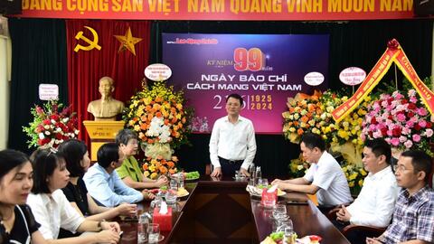 Lãnh đạo HĐND TP Hà Nội chúc mừng Báo Lao động Thủ đô