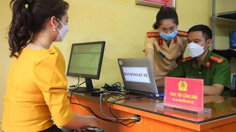 Từ tháng 8, người dân có thể bấm biển số xe trên VNeID