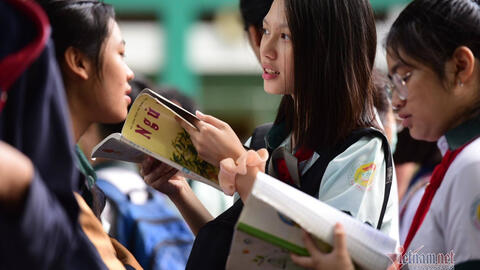 Đây là nữ sinh xuất sắc đến mức ĐH Thanh Hoa quyết hạ điểm chuẩn để đón vào học: Kiểu gì chúng tôi cũng phải "tóm" được em!