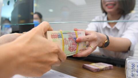 Gửi tiết kiệm 12 tháng tại ngân hàng: Nơi trả lãi cao nhất là 9,5%/năm, thấp nhất 3,7%/năm