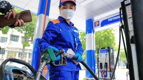 Đề xuất bỏ thuế tiêu thụ đặc biệt với xăng