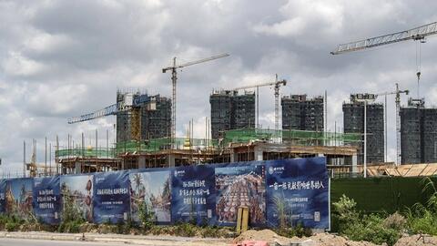 Nhà đầu tư "tháo chạy" khỏi cổ phiếu HBC và HNG: Bị hủy niêm yết, "chất sàn" hơn 20 triệu đơn vị
