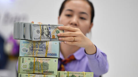 Tỷ giá hôm nay 23/1: Giá USD ngân hàng giảm mạnh, giá mua xuống dưới 25.000 VND